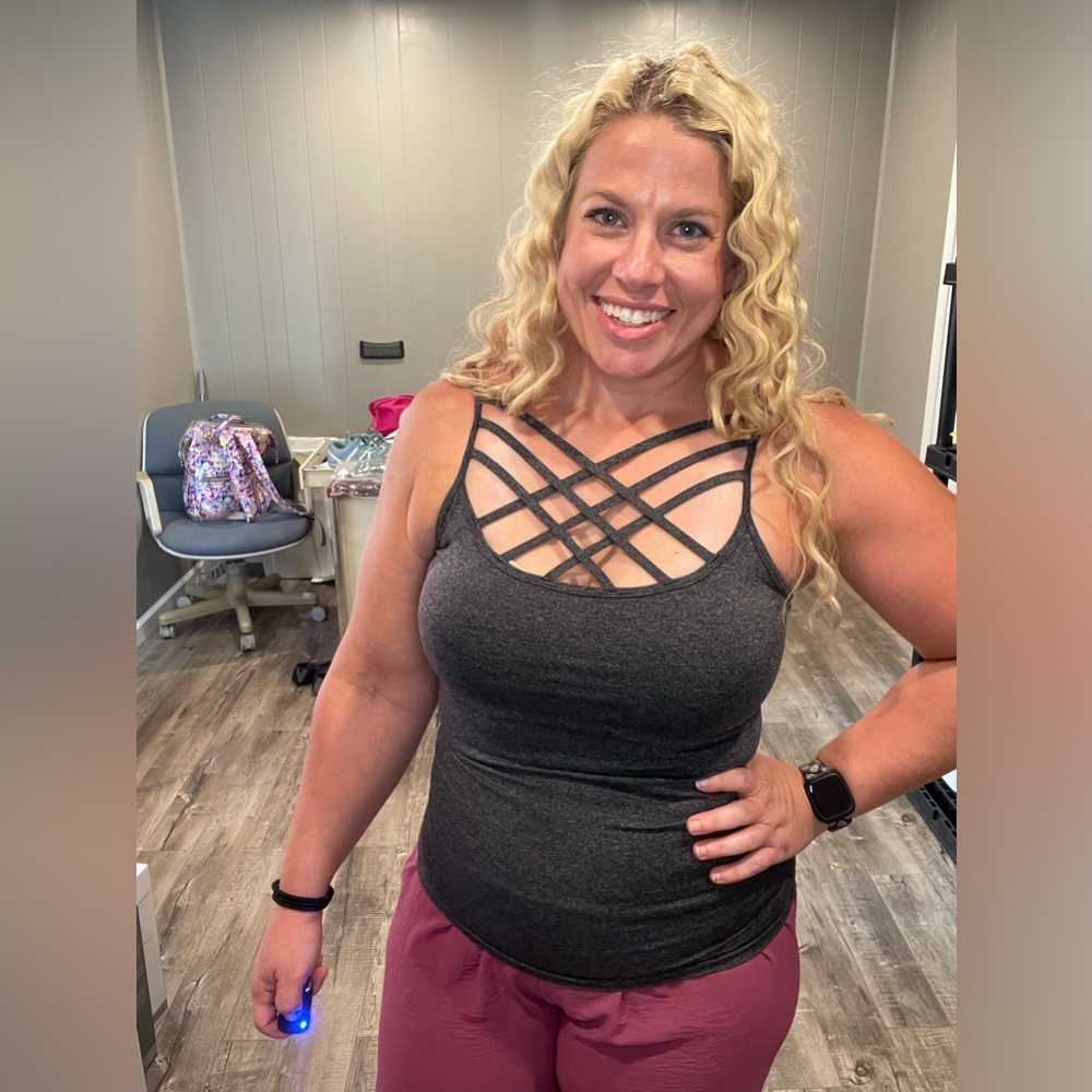 Zenana crisscross tank in charcoal.